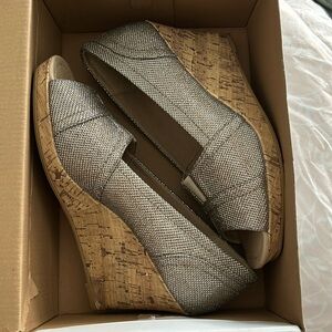 RAMPAGE “Tanaya” Gold Glitter Wedges, size 9